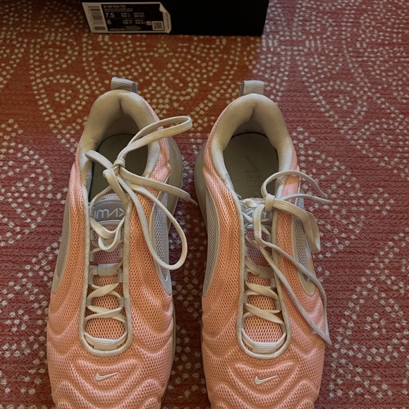 Nike air max 720 bleached coral (woman’s) - Picture 2 of 10